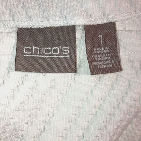 CHICO’S sz M sz 1 Solid White Knit Embossed 3/4 Sleeve Blouse Top Tunic - Picture 5 of 5